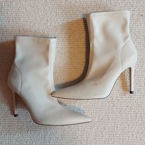 Zara White Faux Leather Zip Up Pointed Heels W7